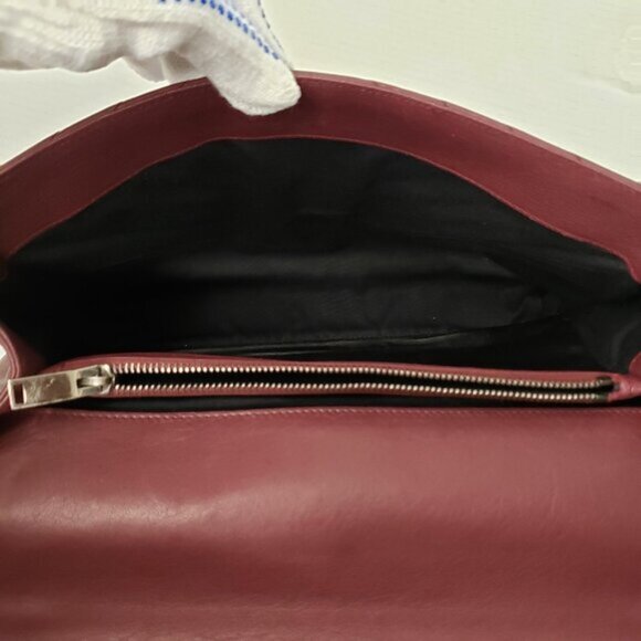 Yves Saint Laurent Large Matelasse Shoulder Bag 670-091225 - Picture 13 of 16